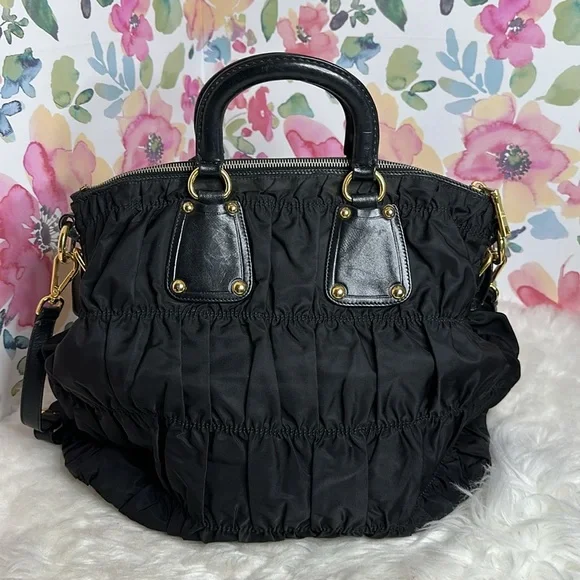 💯Authentic Prada Black Nylon Tessuto Gaufre Tote🍀